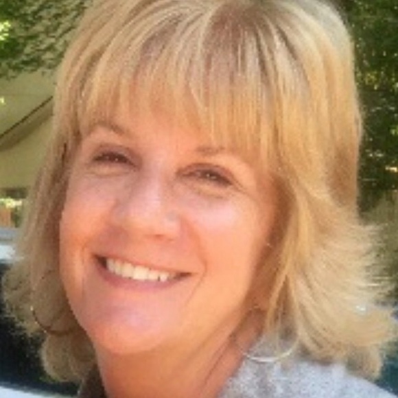 Meet your Posher, Lisa - Picture 1 of 1